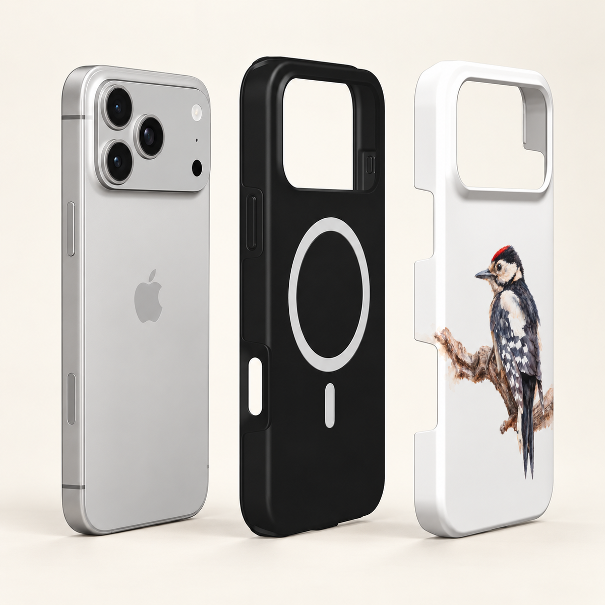 Opbouw van het iPhone-hoesje met Grote Bonte Specht: telefoon, zwarte binnenlaag met magnetische ring en witte bedrukte buitenkant naast elkaar.