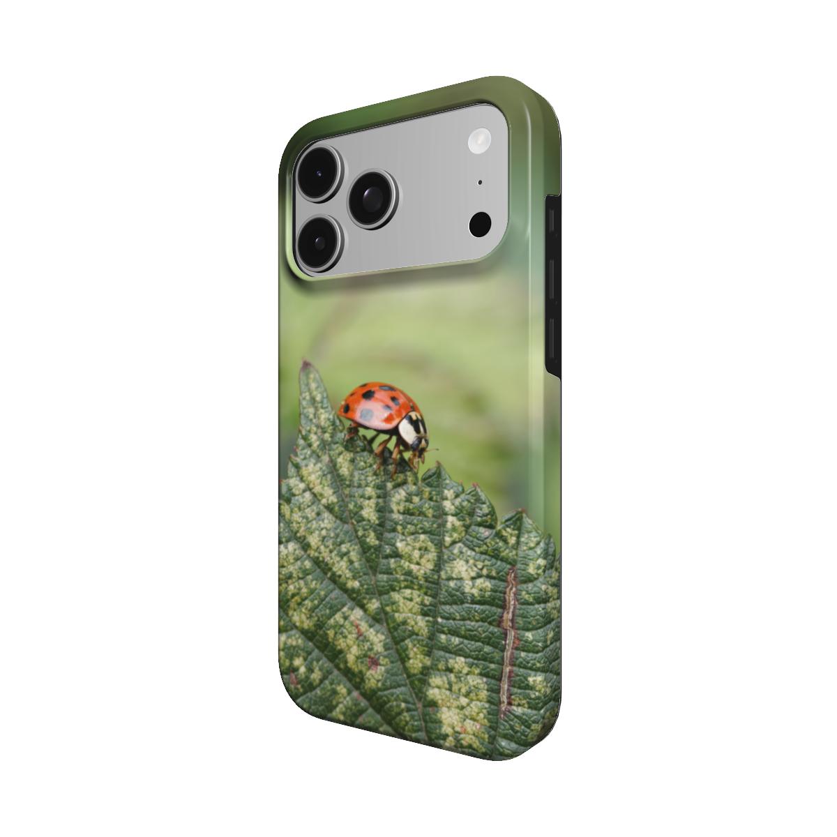 Stevig iPhone-hoesje met lieveheersbeestje – zijaanzicht