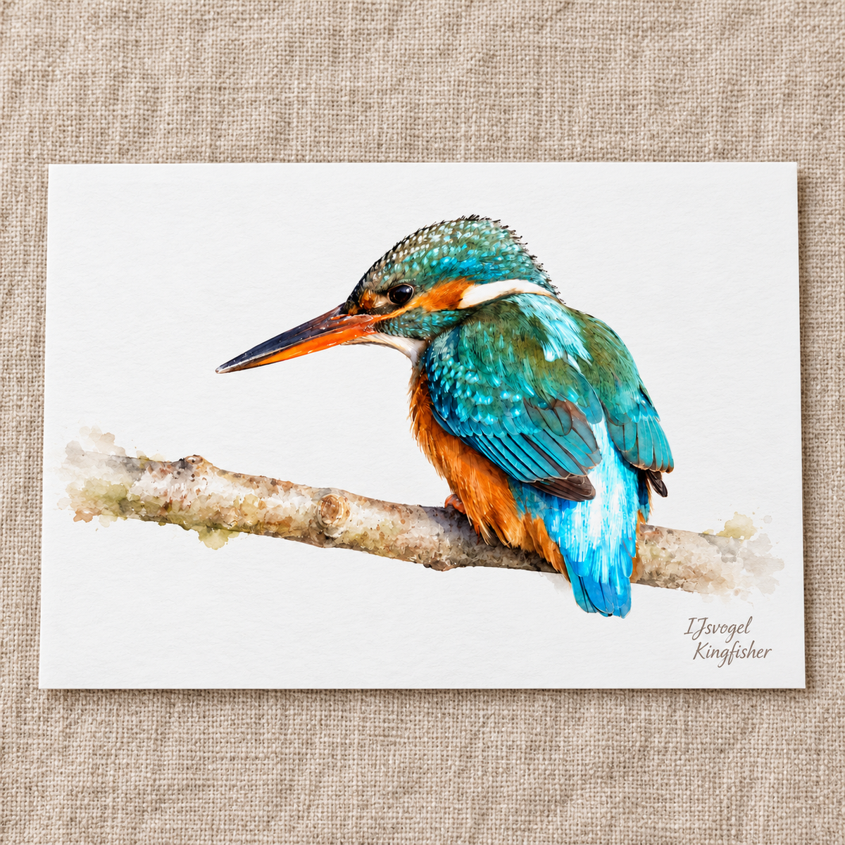 Liggende briefkaart met een ijsvogel in aquarelstijl op beige linnen